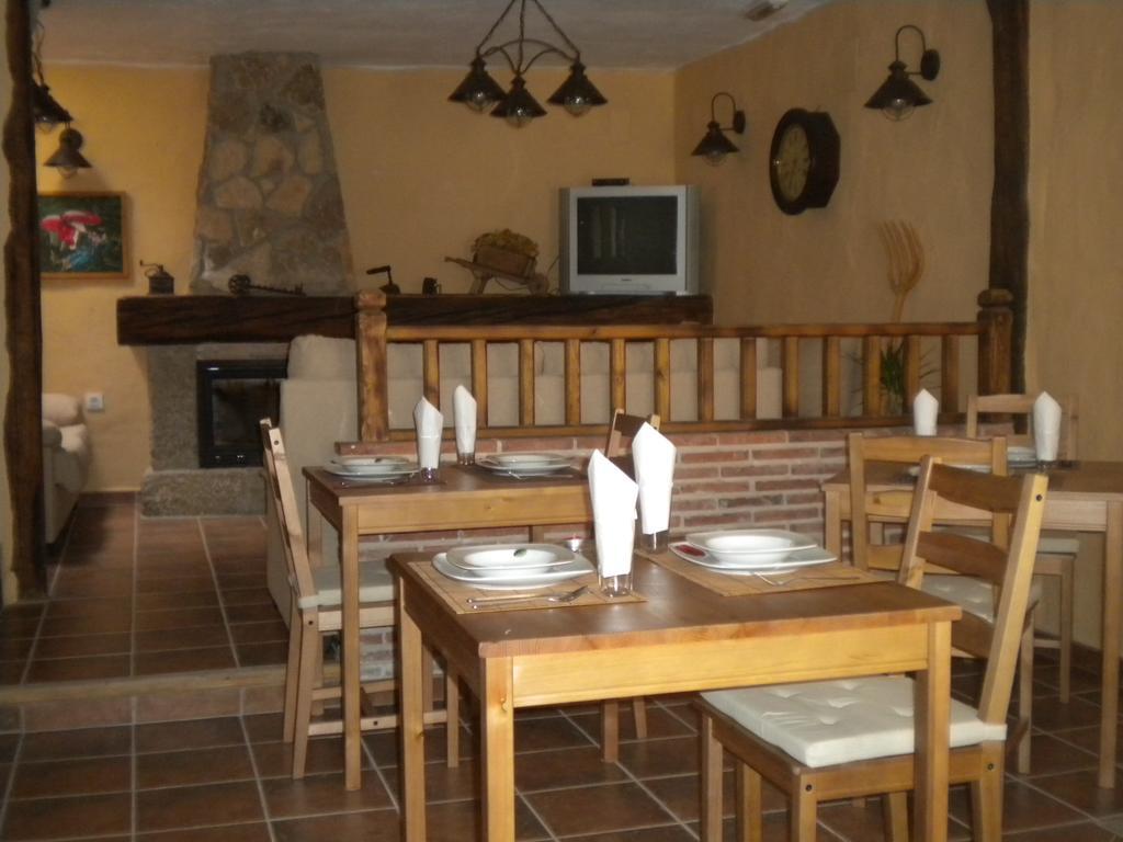 Hostal Rural Las Cuatro Calles San Martín del Pimpollar Eksteriør billede